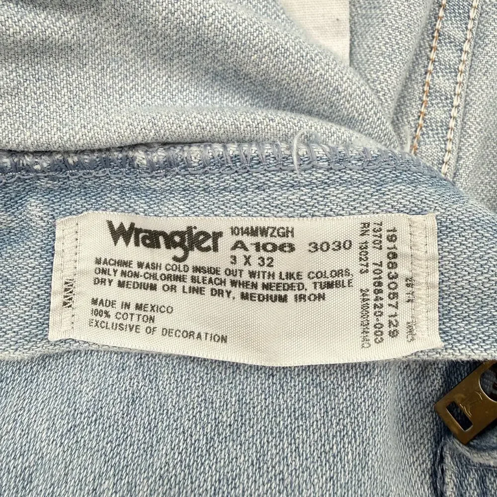 Wrangler Cowboy Cut Jeans Womens 3x32 High Rise Western Light Wash Denim